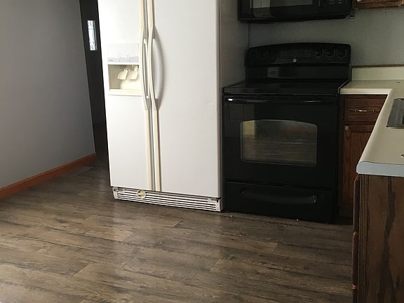 4th image of 900 N Division St #23
