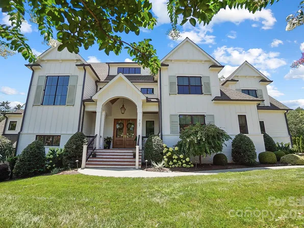 707 Hudson Pl, Davidson, NC 28036