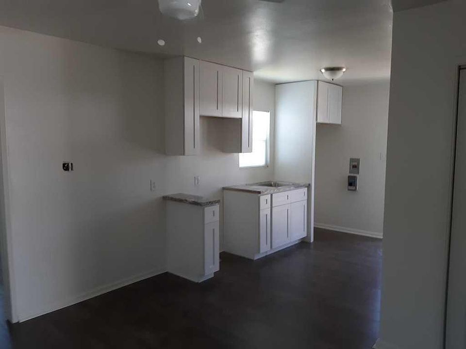 1st image of 450 1/2 N Weston Pl