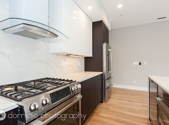 4th image of 1542 W Augusta Blvd APT 2
