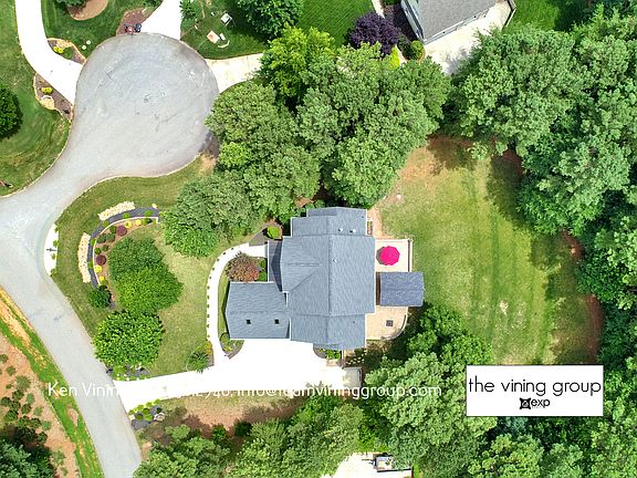 3rd image of 379 Bayberry Creek Cir