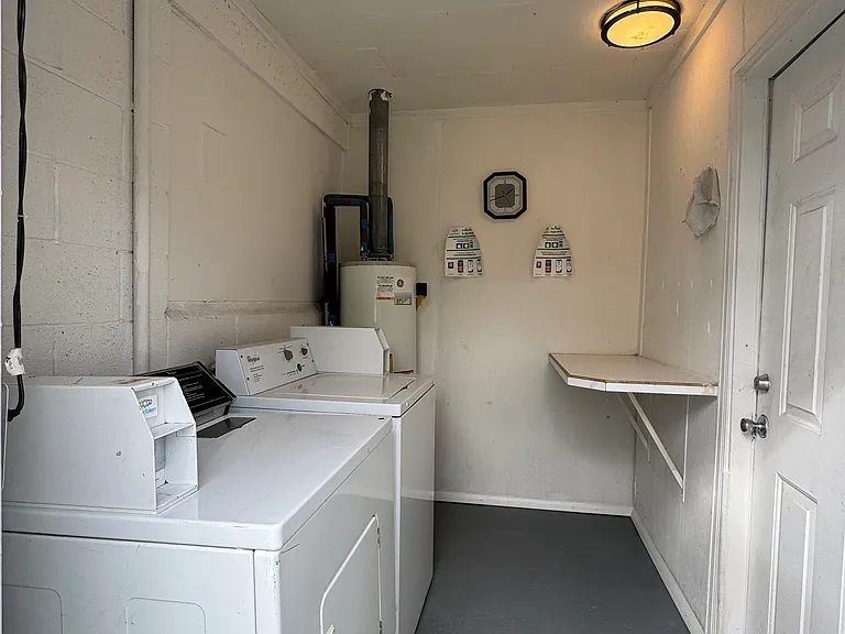 2410 N Clay St — Photo 10