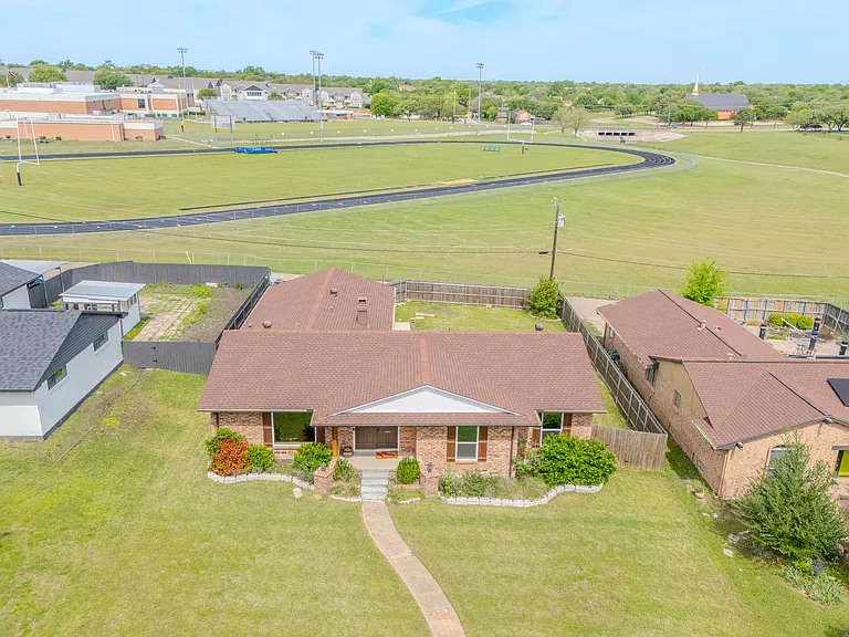 2513 Belhaven Dr — Photo 13