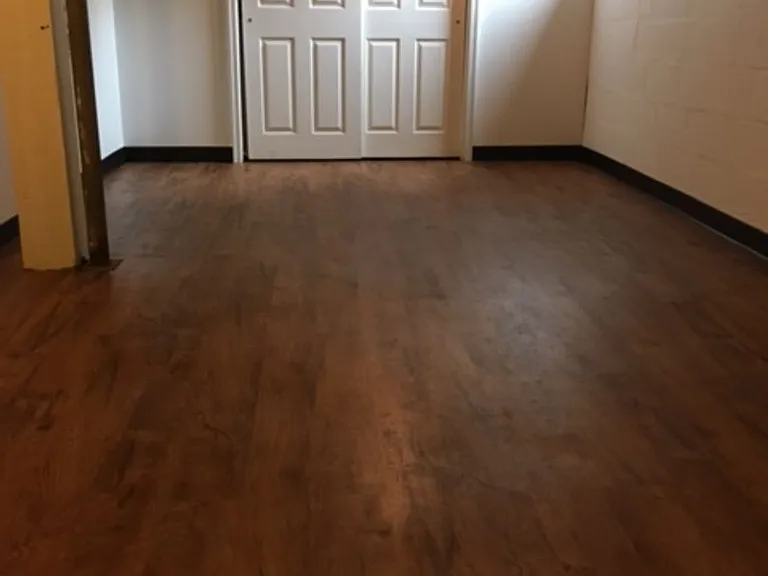 1427 N Kinser Pike — Photo 24