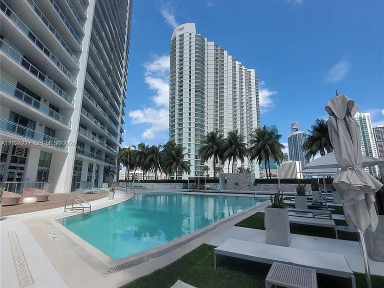90 SW 3rd St #2208 — Photo 33