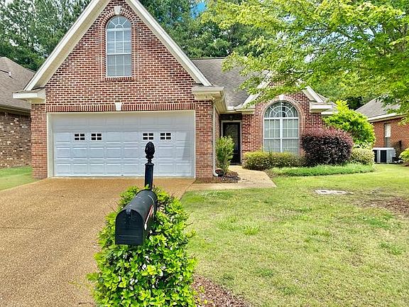 2nd image of 106 Trumpet Vine Ln