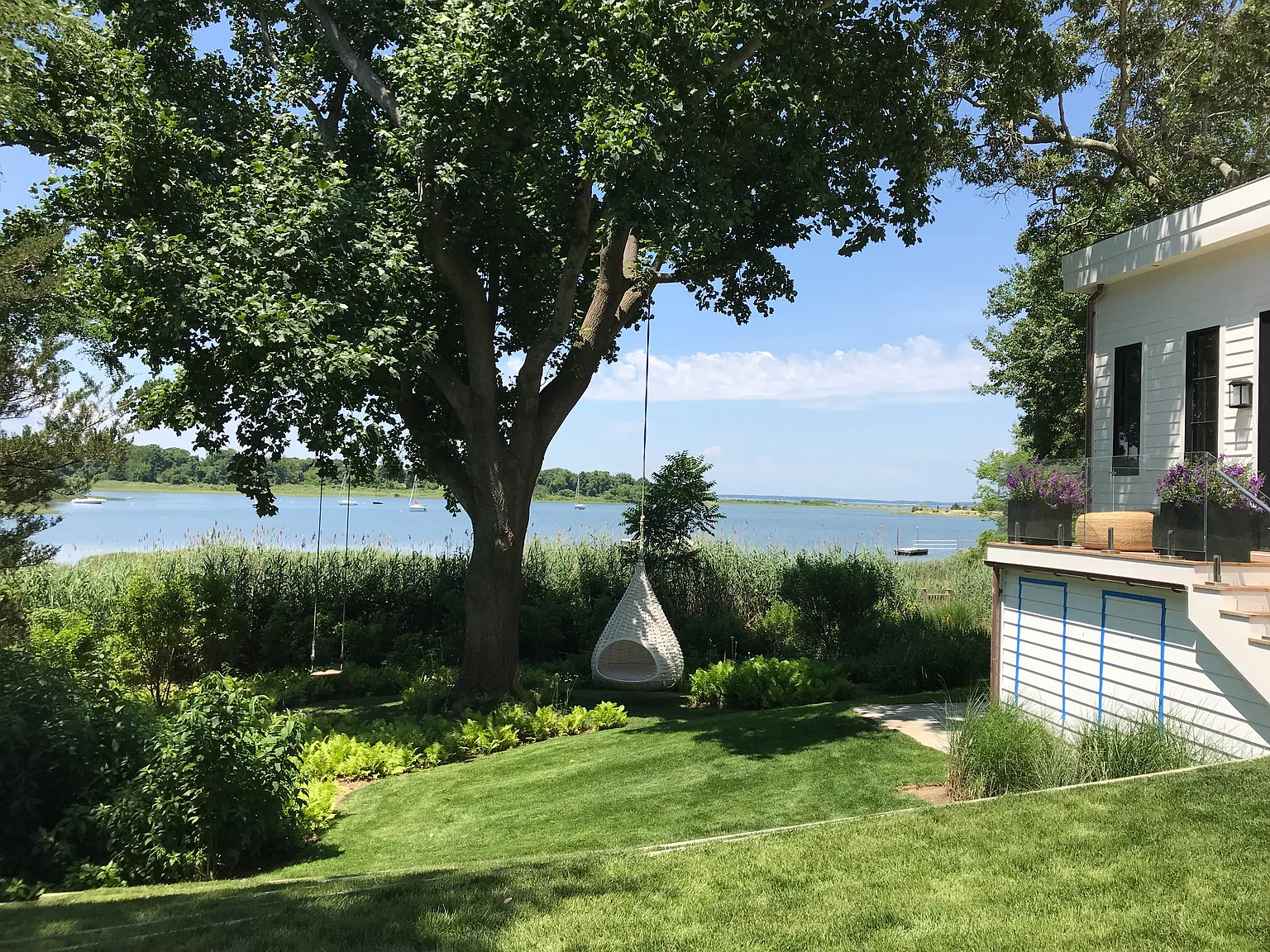 Contemporary Home with Heated Pool Noyac Inlet front — Photo 2