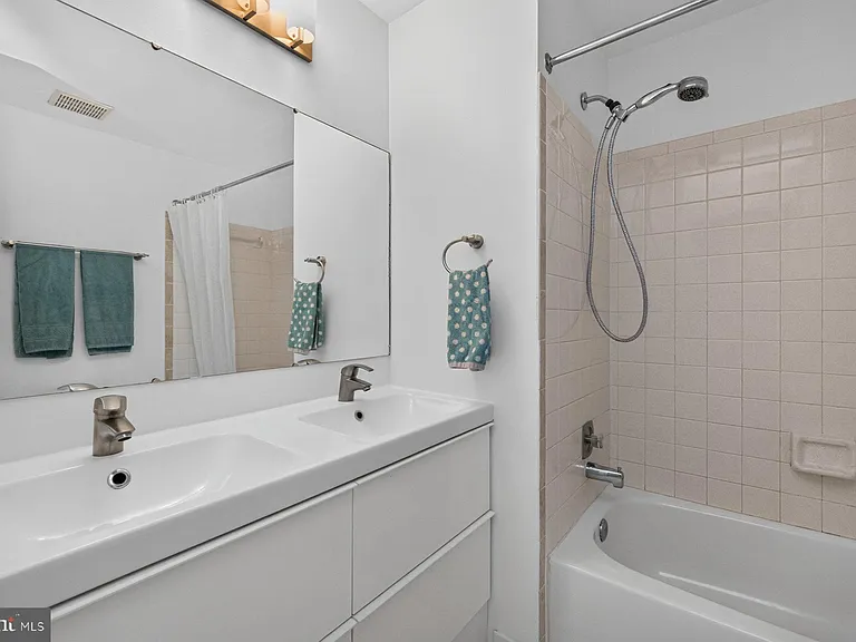4009 Shallow Brook Ln — Photo 16