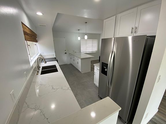 3rd image of 20338 Clark St