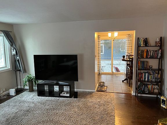 5th image of 2403 Baur Dr