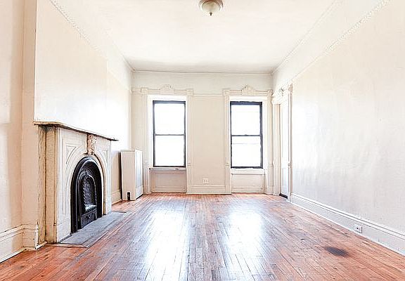 3rd image of 92 Sterling Pl APT 4