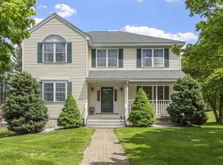 4 Quail Run Dr, Methuen, MA 01844