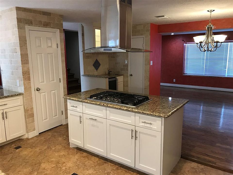 1st image of 7011 Castleview Ln