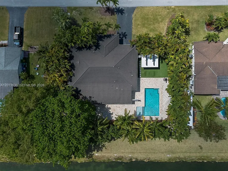 8745 SW 182nd Ter — Photo 4