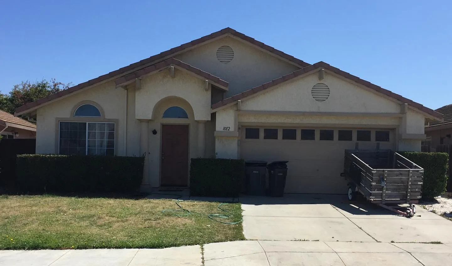 1012 Eagle Dr photo 1