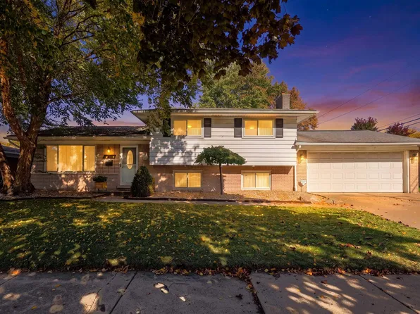 23655 Southland St, Clinton Township, MI 48036