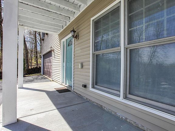 4th image of 10701 Willy Ave