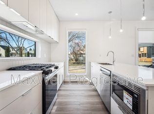 13516 115th Ave NW #10-11, Edmonton, AB T5M 3A8