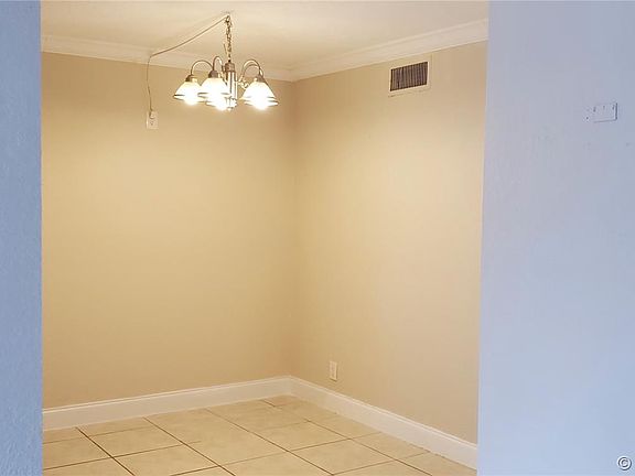 4th image of 11571 NW 42nd St #11571