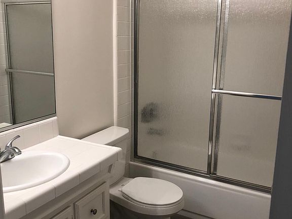 2nd image of 204 Lomita St APT 5