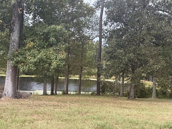 3rd image of 218 Hidden Springs Rd