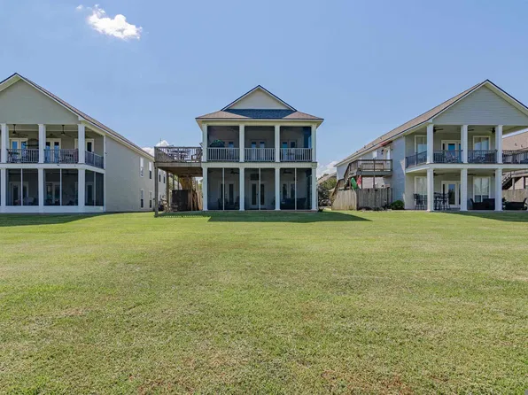 11182 River Highlands Dr #4A, Saint Amant, LA 70774