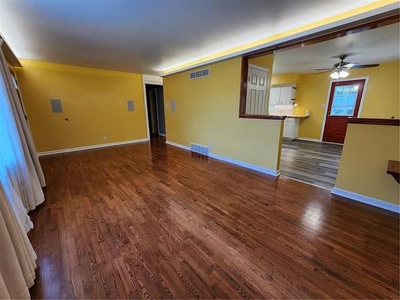 4th image of 3218 Melody Ln