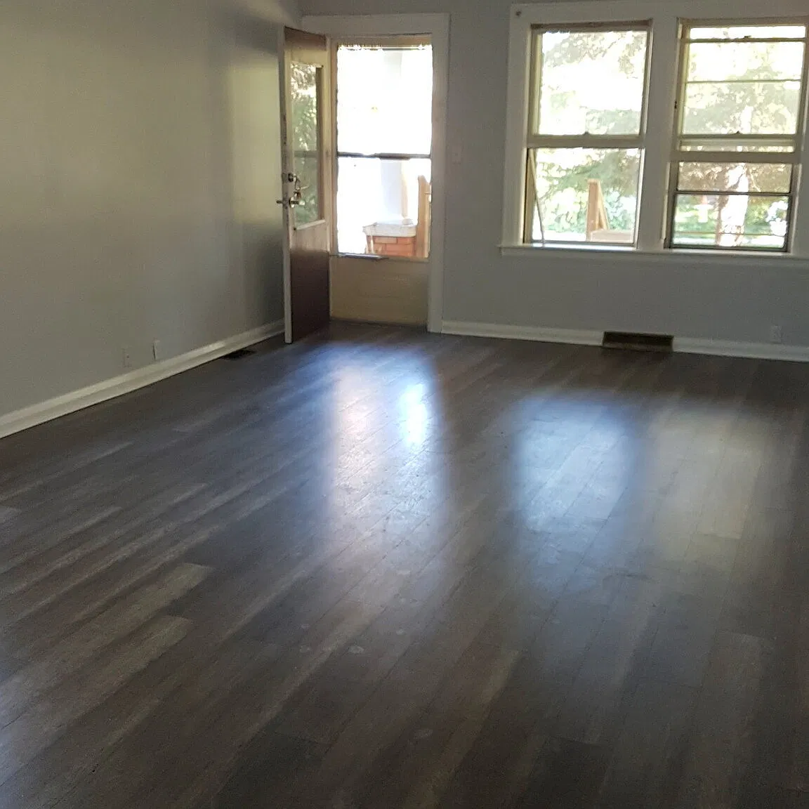 Spacious 3 Bdrm Duplex On Church — Photo 4