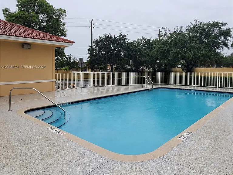 9909 Westwood Dr #121 — Photo 20