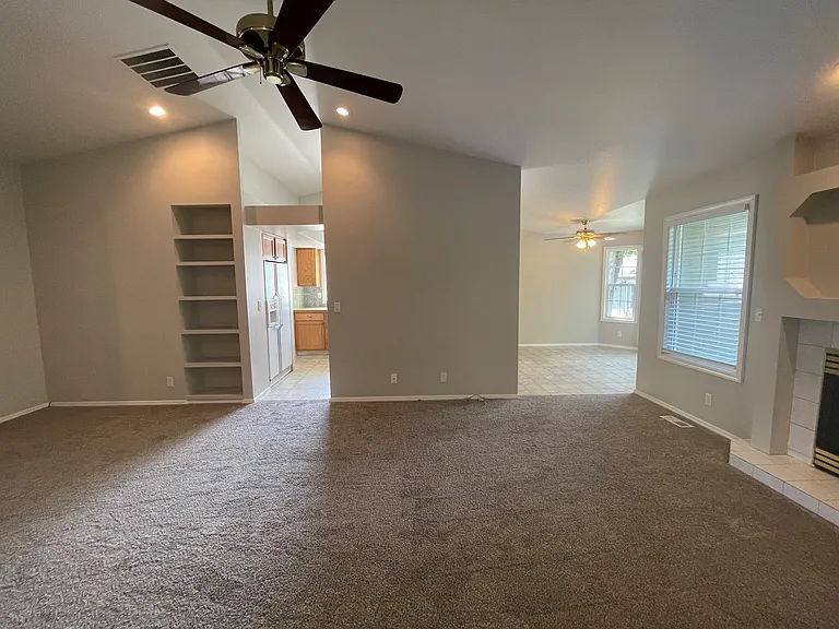 2652 W Sheryl St — Photo 6