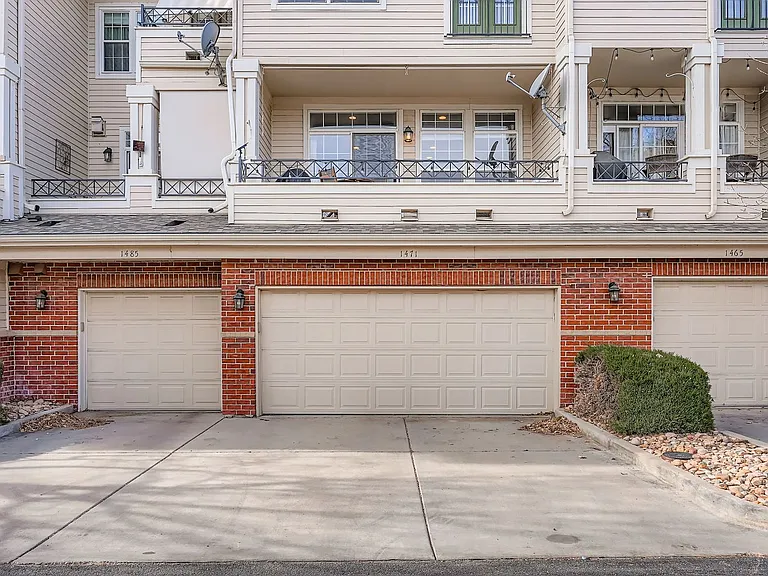 1471 S Emporia Ct — Photo 17