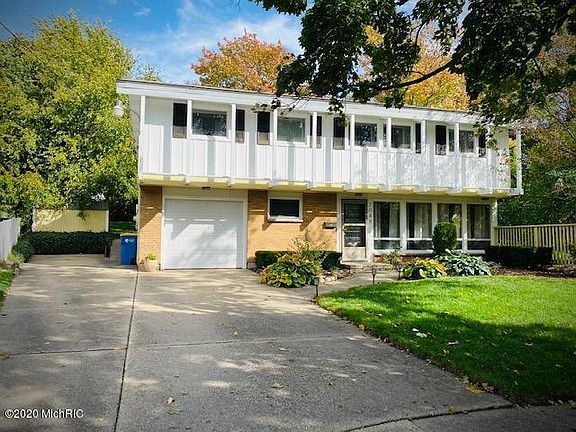 2nd image of 2048 Parade Dr NW