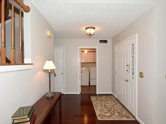 2nd image of 2984 Sutton Gln