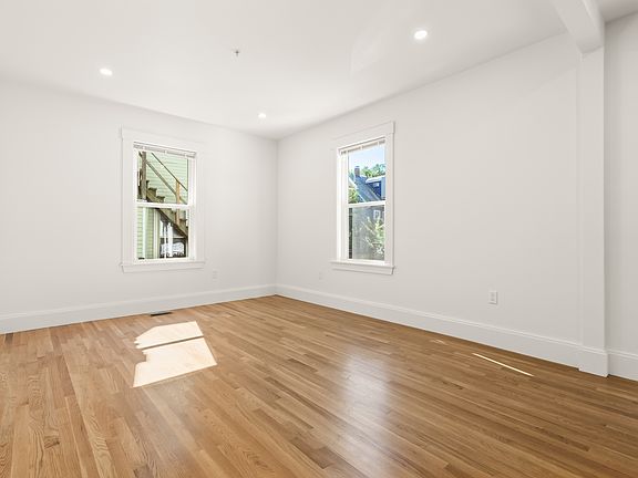 5th image of 51 Boylston St #1