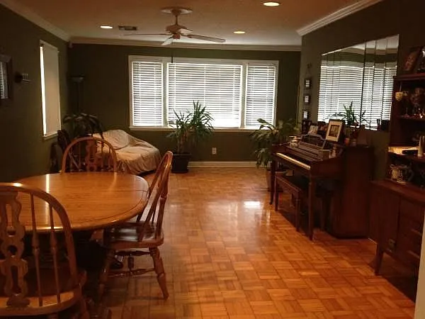 3 bed, 1350 sqft, $1,925 — Photo 2