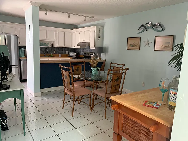 825 Center St #21B — Photo 15