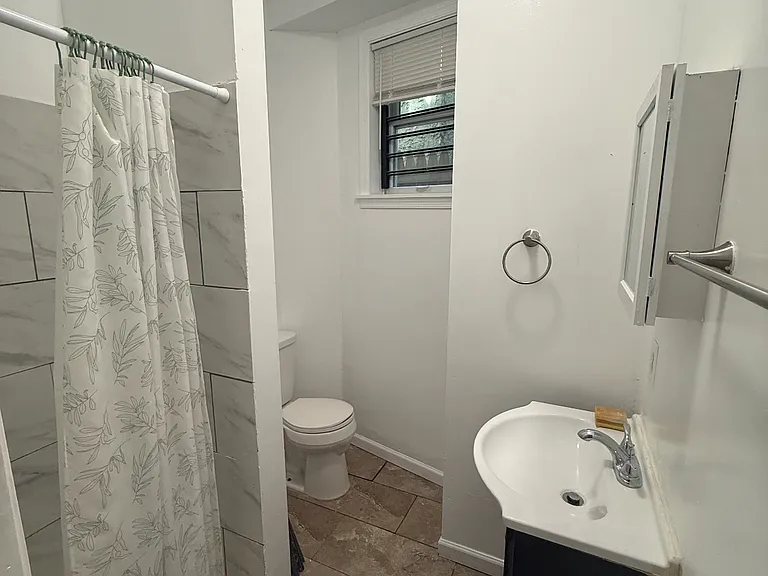 2329 Druid Hill Ave — Photo 7