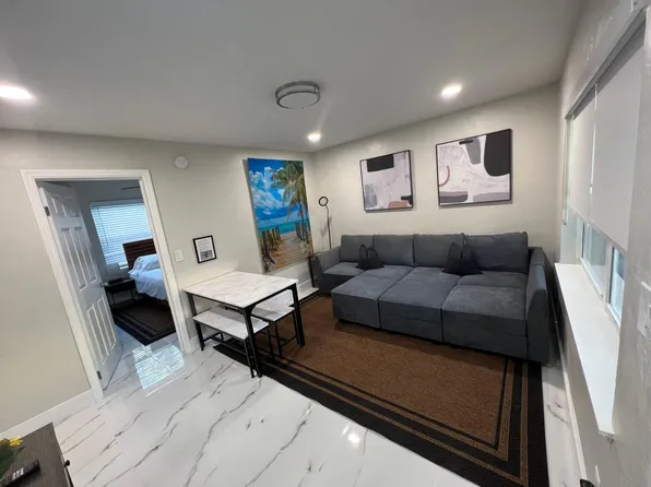 1405 NE 4th Ct, Fort Lauderdale, FL