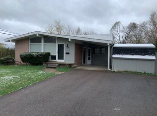 707 Manor Dr, Milford, MI