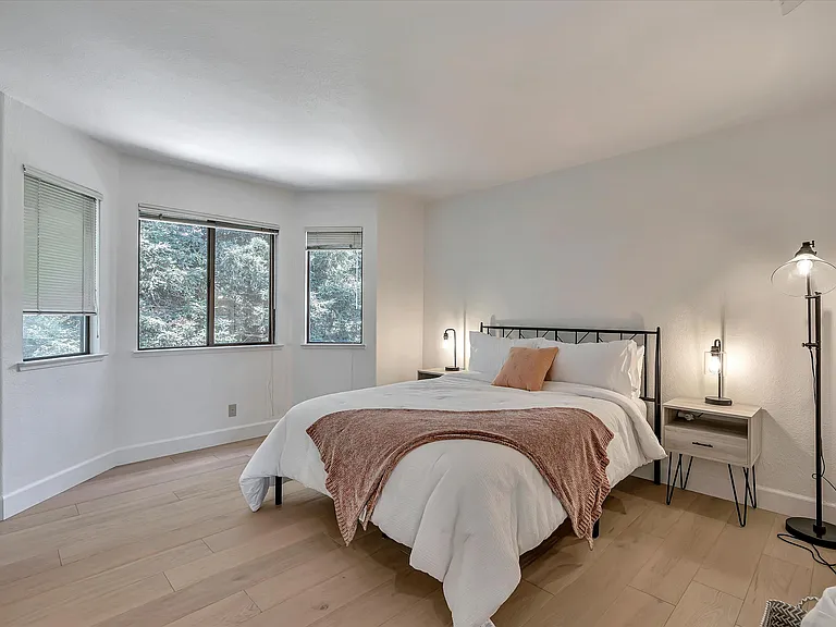 133 Madrid Way — Photo 39