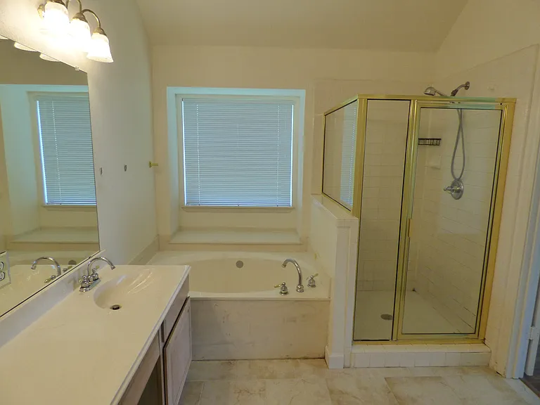 3904 Valez Dr — Photo 14
