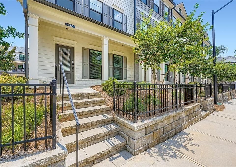 1st image of 422 Stovall Pl