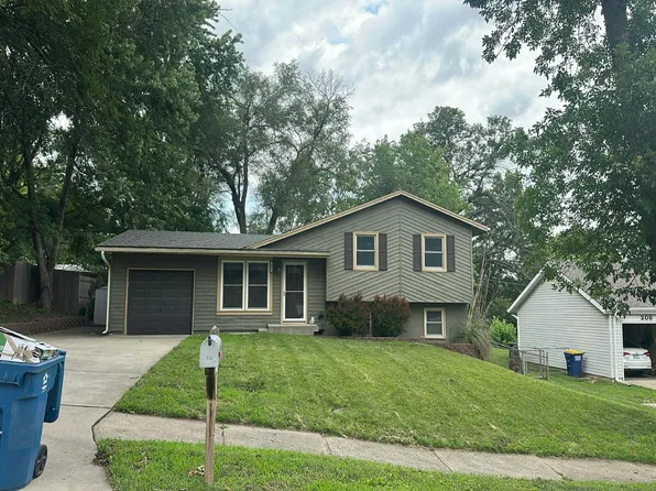 212 Jackson Ave, Liberty, MO 64068