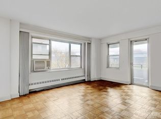 570 Grand St APT H602, New York, NY