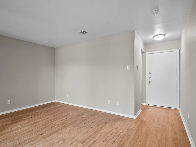 Kennington Apartments — Photo 9