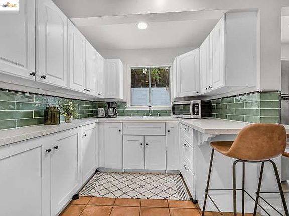 3rd image of 2162 35th Ave