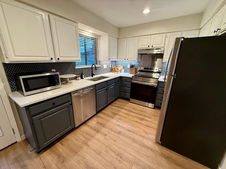508 Algerita Dr #A — Photo 7