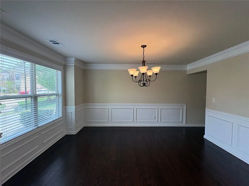 5 bed, 3.0 bath, 2847 sqft, $2,600 — Photo 4