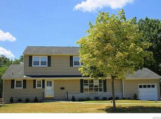3 Crescent Dr, Goshen, NY 10924