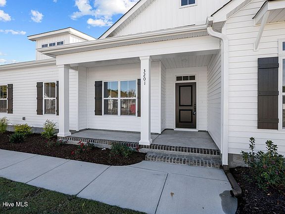4th image of 3201 Honeysuckle Drive